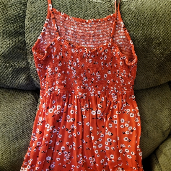 Smocked red bodice dress - Picture 2 of 7